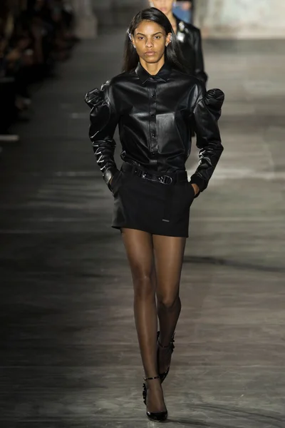Look 3